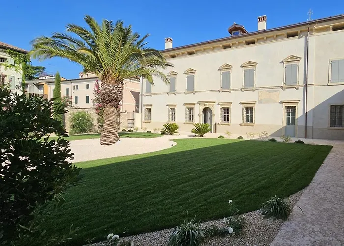 Tosi - Luxury In Veneta *